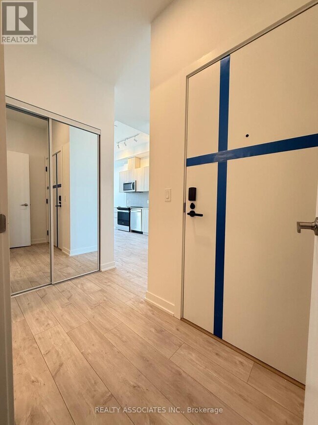 750 Whitlock Ave in Milton, ON - Building Photo - Building Photo