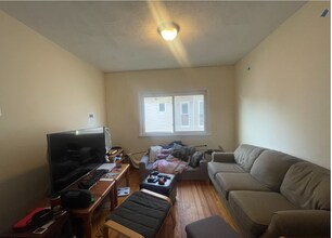 227 Boston Ave, Unit 2 in Medford, MA - Foto de edificio - Building Photo