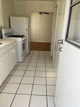 5644 1/2 Kester Ave in Van Nuys, CA - Building Photo - Building Photo