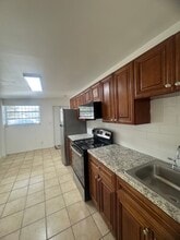 33 E 27th St, Unit 1 in Riviera Beach, FL - Building Photo - Building Photo