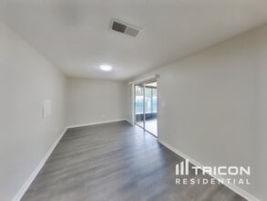 1203 Seffner Valrico Rd in Valrico, FL - Building Photo - Building Photo