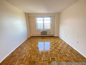 185 Freeman St in Brookline, MA - Building Photo - Building Photo