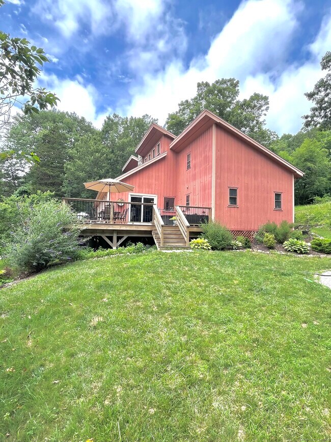 67 Moodus Leesville Rd in East Haddam, CT - Building Photo - Building Photo