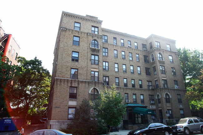 3619 Bowne St in Flushing, NY - Building Photo - Building Photo