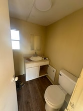 3765 Burgaw Hwy in Jacksonville, NC - Foto de edificio - Building Photo