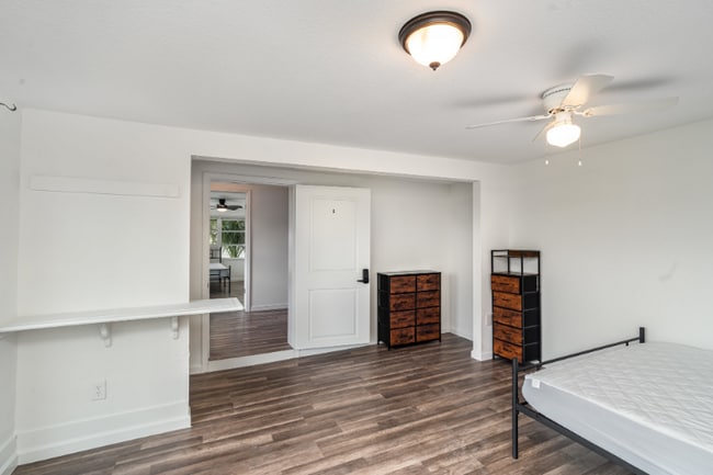 221 Duxbury Ave in Port Charlotte, FL - Building Photo - Building Photo