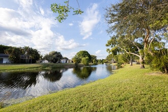 1640 Shaker Cir in Wellington, FL - Building Photo - Building Photo