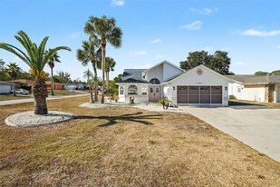 8970 Lismore Ct in Spring Hill, FL - Building Photo