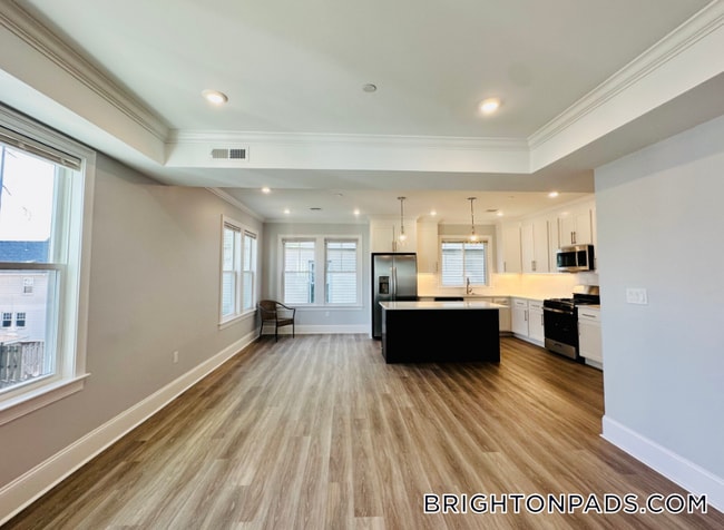 100 Brooks St, Unit 1