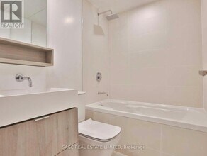 5-915 Soudan Ave in Toronto, ON - Building Photo - Building Photo