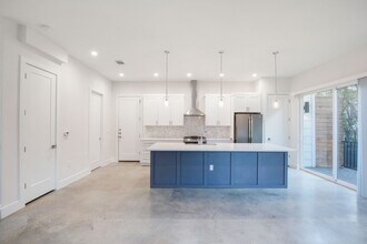 2103 E 20th St in Austin, TX - Building Photo - Building Photo
