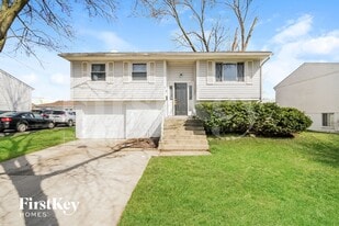 341 Emery Ave in Romeoville, IL - Building Photo