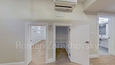 2 Ayr Rd, Unit E in Boston, MA - Building Photo - Building Photo