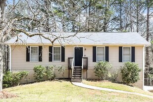 7316 Fernwood Dr in Riverdale, GA - Building Photo
