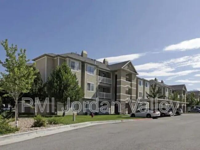 7011 S 1300 W in West Jordan, UT - Building Photo - Building Photo