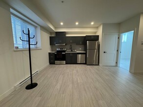 21354 140B Ave in Maple Ridge, BC - Building Photo - Building Photo
