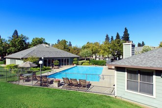 The Pointe Apartment Homes in Fairfield, CA - Foto de edificio - Building Photo