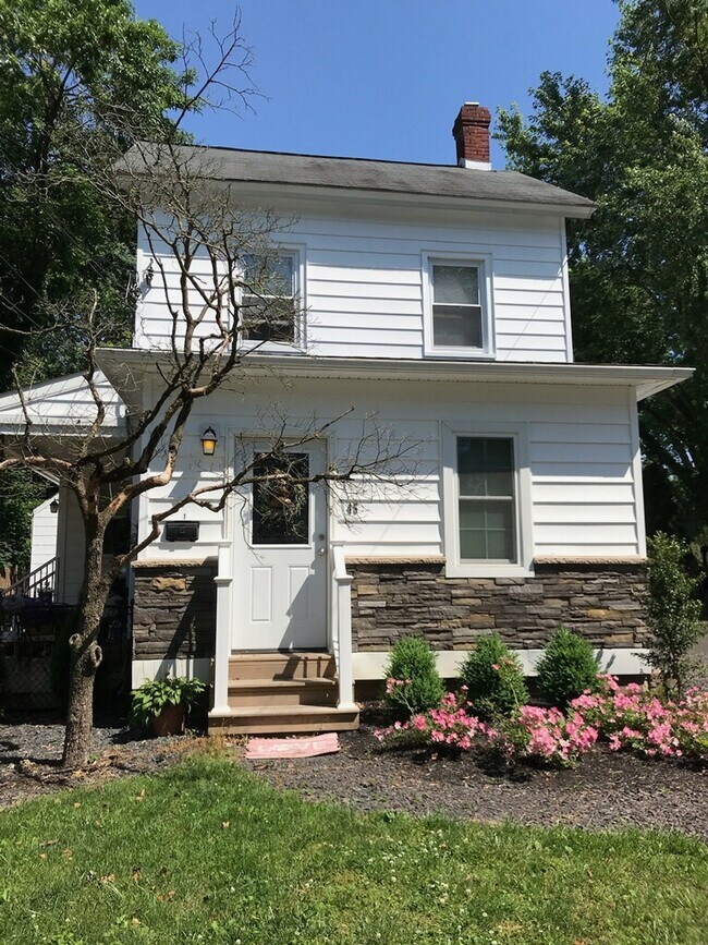 45 E College Ave Apartments and Nearby Yardley Apartments For Rent