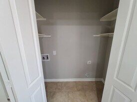 5233 Breckenwood Dr in Memphis, TN - Building Photo