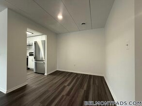 55 Hill Rd, Unit 401 in Belmont, MA - Foto de edificio - Building Photo