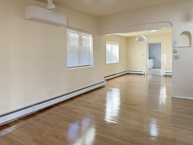 721 W Manhattan Ave, Unit A in Santa Fe, NM - Foto de edificio - Building Photo