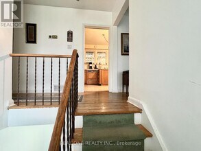 6 Fairhill Crescent in Toronto, ON - Building Photo - Building Photo