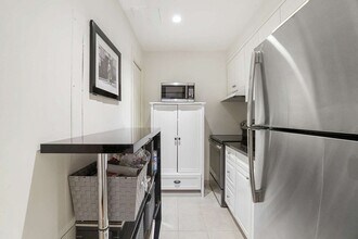 1 Huntington Ave, Unit 310 in Boston, MA - Building Photo - Building Photo