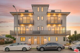 3839 Wade St in Los Angeles, CA - Building Photo - Building Photo