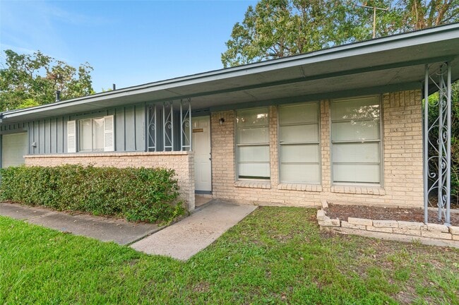 property at 10502 Royal Oaks Dr