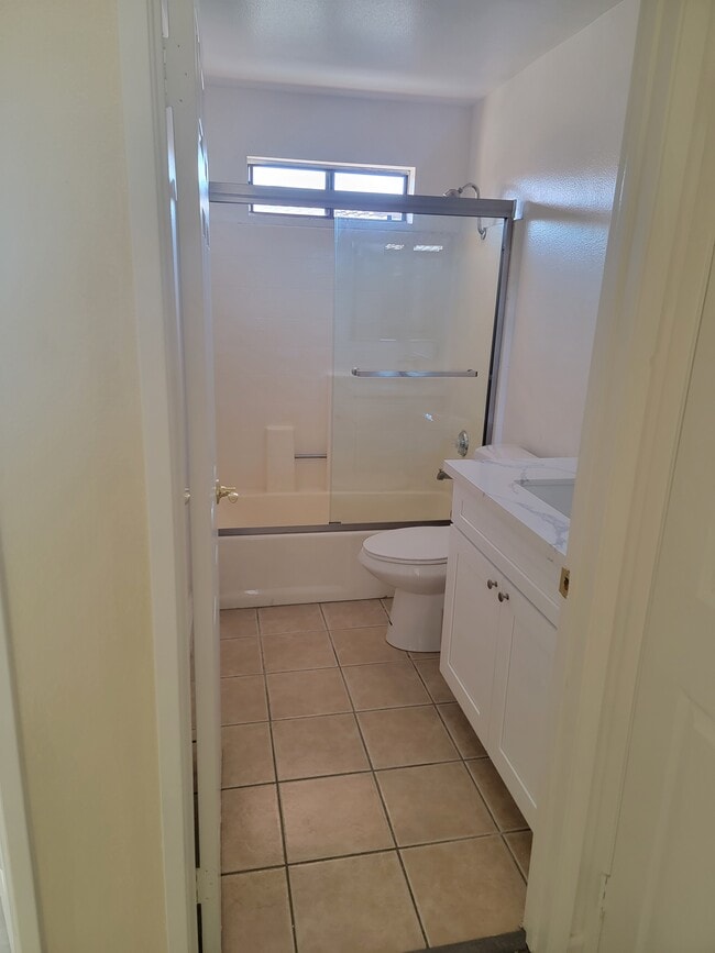 3831 Bresee Ave in Baldwin Park, CA - Foto de edificio - Building Photo