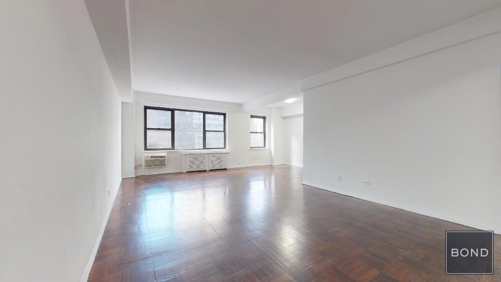 157 W 57th St in New York, NY - Building Photo