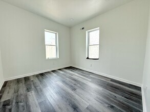 1520 S Myrtlewood St in Philadelphia, PA - Building Photo - Building Photo