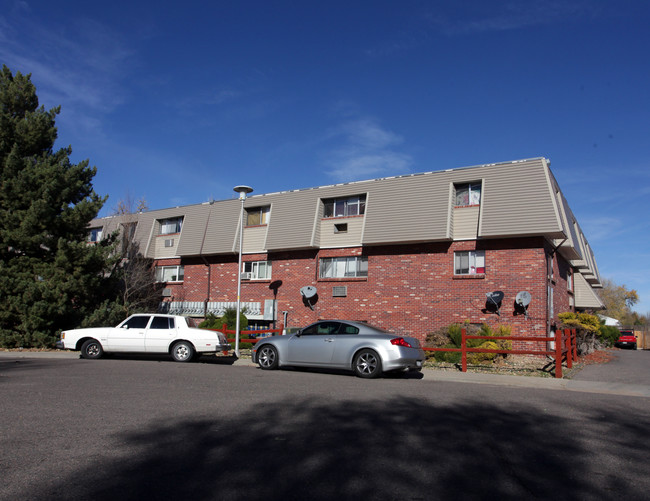 16415 East Fourteenth Place in Aurora, CO - Foto de edificio - Building Photo