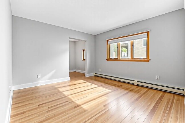 38 Fairmount Ave, Unit 1 in Somerville, MA - Building Photo - Building Photo
