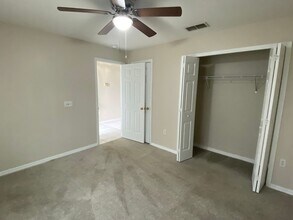 744 Hillcrest Dr in Davenport, FL - Building Photo - Building Photo