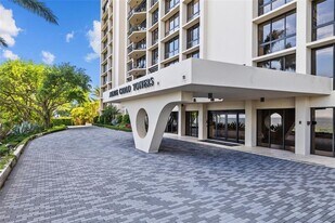 3301 Bayshore Blvd in Tampa, FL - Building Photo