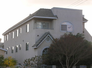 5900 York Blvd in Los Angeles, CA - Foto de edificio - Building Photo