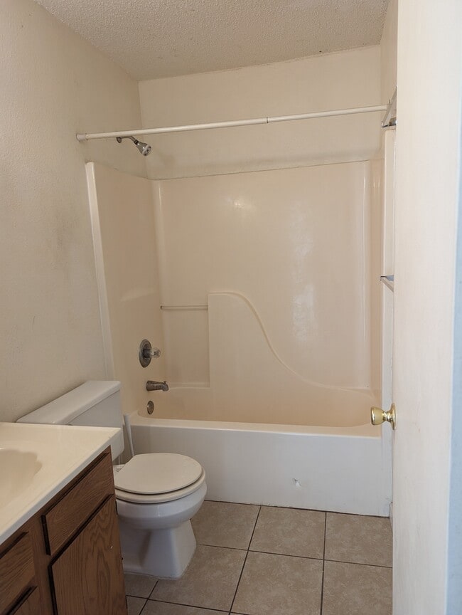1415 Boswell Dr in Laramie, WY - Building Photo - Building Photo