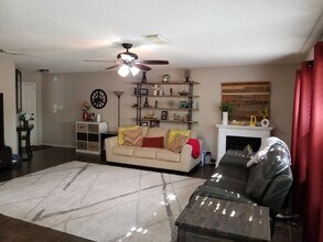 8311 Border Ridge Dr in San Antonio, TX - Building Photo - Building Photo