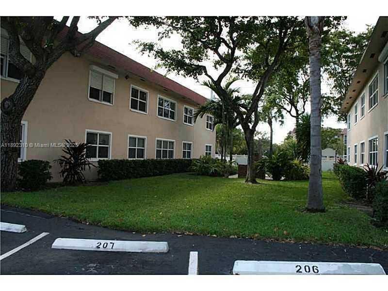 280 S Cypress Rd in Pompano Beach, FL - Building Photo