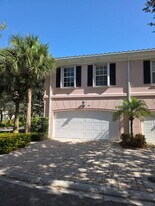 43 Live Oak Cir in Jupiter, FL - Building Photo