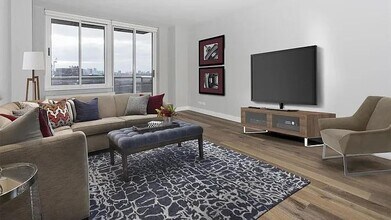 560 W 43rd St in New York, NY - Building Photo - Building Photo