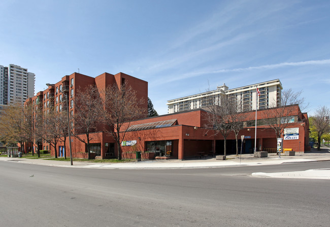 Glenyan Manor in Toronto, ON - Building Photo - Building Photo