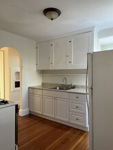 12 Woodbridge St in South Hadley, MA - Building Photo - Building Photo