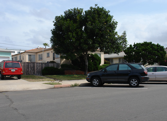 960-962 Diamond St in San Diego, CA - Foto de edificio - Building Photo
