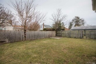 343 Greengrove Ave in Uniondale, NY - Building Photo - Building Photo