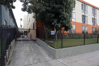 970 Magnolia Ave in Los Angeles, CA - Building Photo - Building Photo