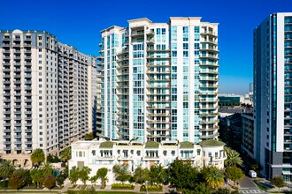 The Plaza Harbour Island in Tampa, FL - Building Photo - Building Photo