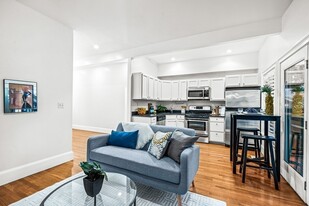 302 W 3rd St, Unit 1 Apartamentos