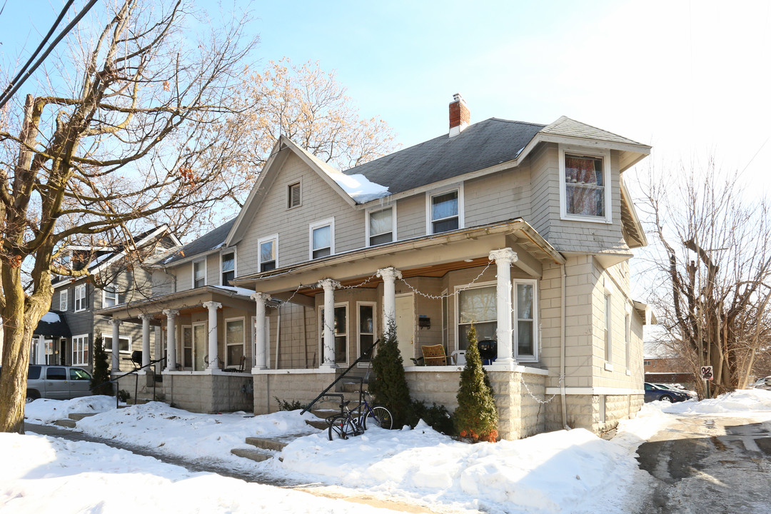 414 Benjamin St in Ann Arbor, MI - Foto de edificio